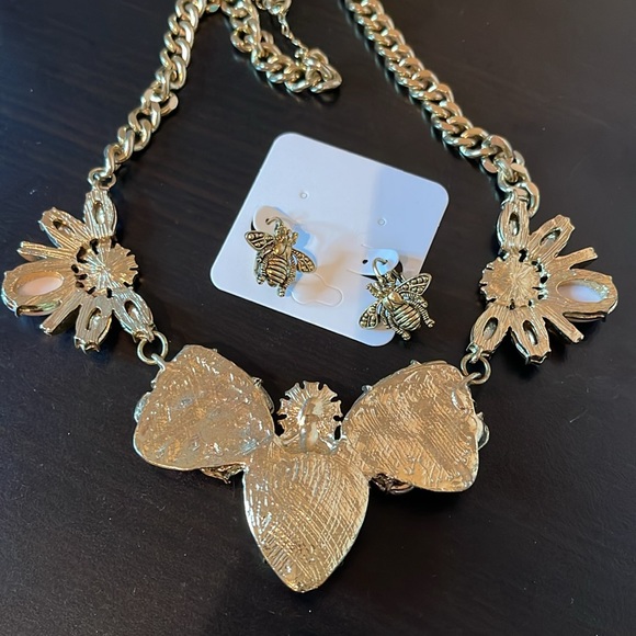 Bundle: 2 Fashionable Headbands, Earrings, Sparkly Statement Necklace - Picture 10 of 17